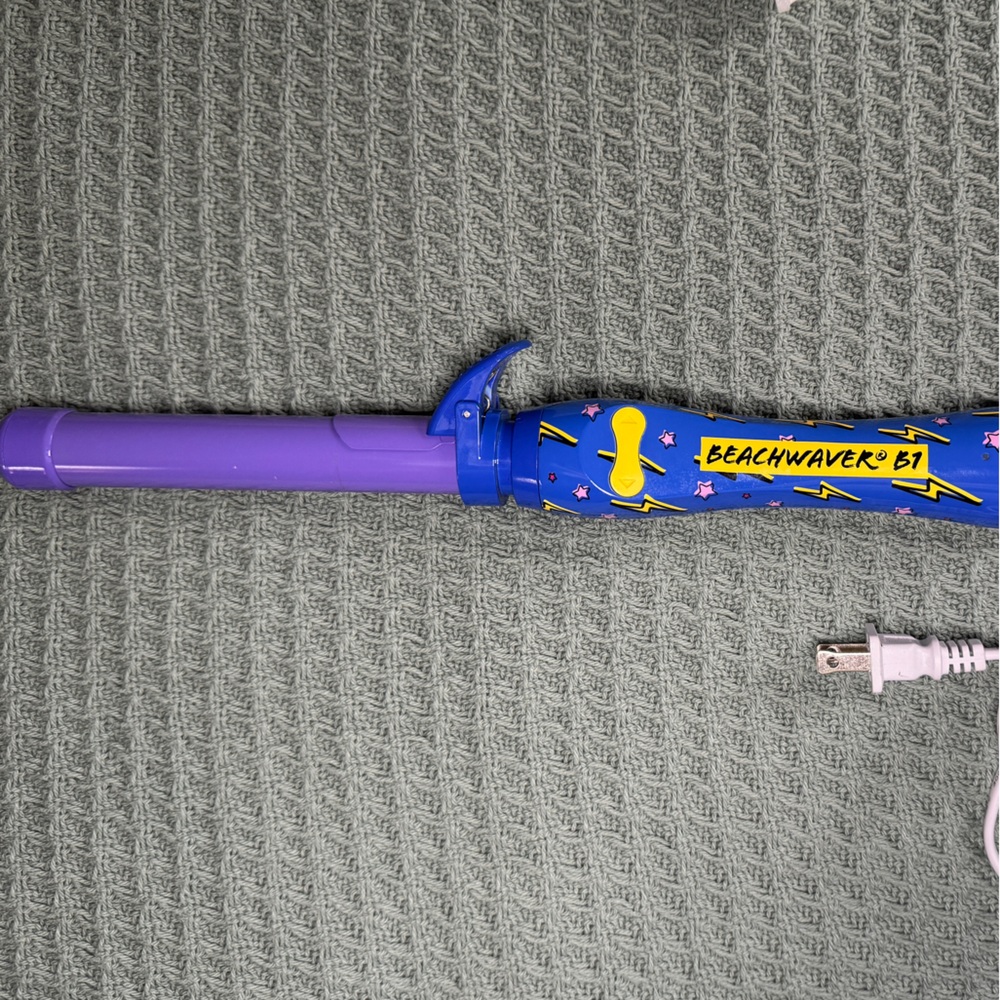 ⚡️LIMITED EDITION BEACHWAVER B1 CURLING IRON⚡️